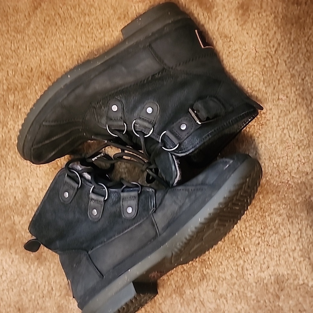 UGG Cecile Waterproof Boots - Picture 8 of 12